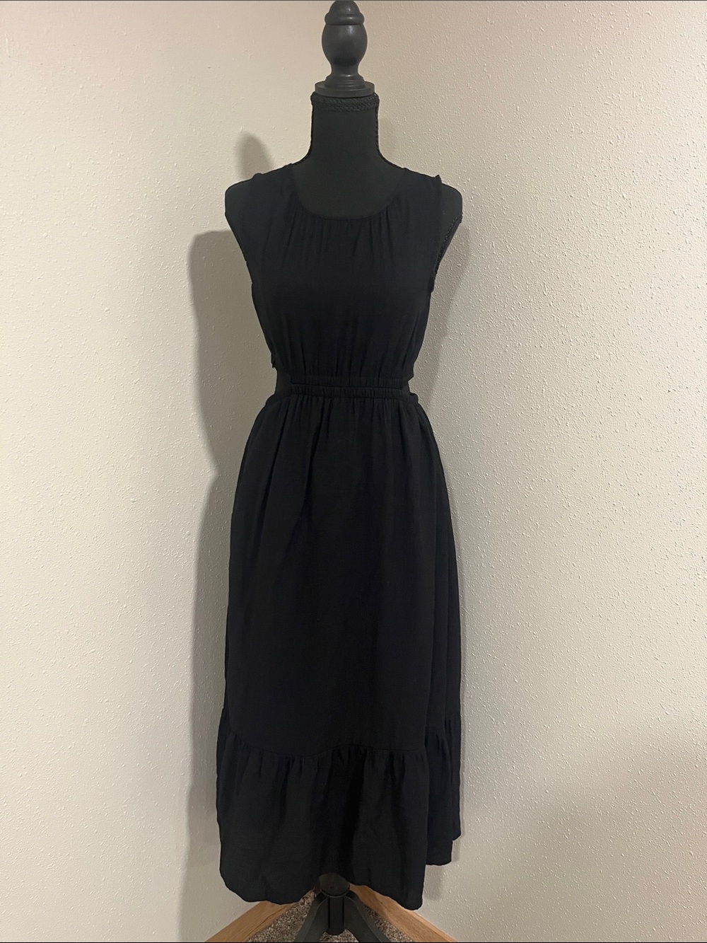 By the River Sleeveless Black Midi Dress with Gathered Waist/Cutout-Small